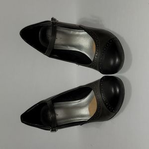 Merona Target Two Tone Saddle Mary Jane Shoes with straps Size 9